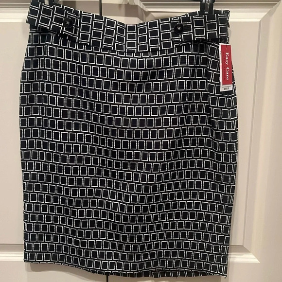 NWT Rafaella Studio Size 10 Black and White Easy Care Skirt 21” Waist to Hem - Picture 1 of 5